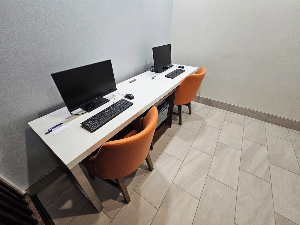 holiday inn express hotel and suites cincinnati blue ash by ihg