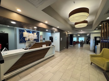 Holiday Inn Express Hotel & Suites Cincinnati-Blue Ash By Ihg,Cincinnati>>Blue Ash,3 star