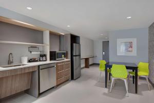 home2 suites by hilton largo