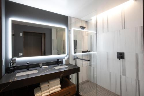 the glenmark glendale a tribute portfolio hotel