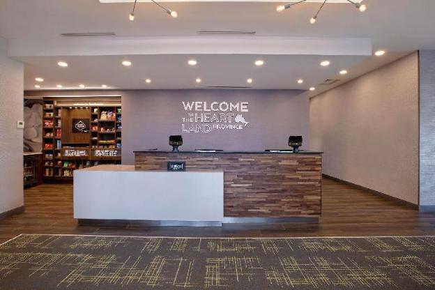 hampton inn and suites ottawa west