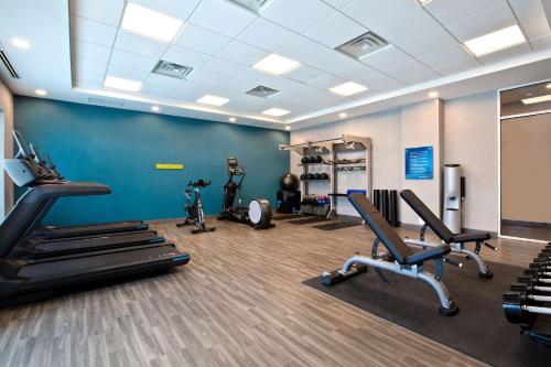 hampton inn and suites ottawa west