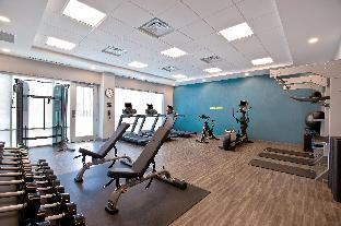 hampton inn and suites ottawa west