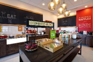 hampton inn and suites ottawa west