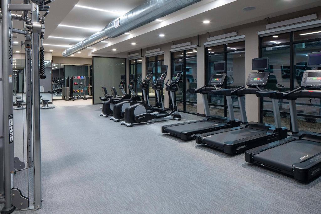 courtyard by marriott jefferson city