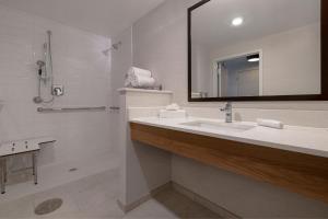 fairfield inn and suites by marriott denver airport