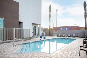 courtyard by marriott mesa at wrigleyville west
