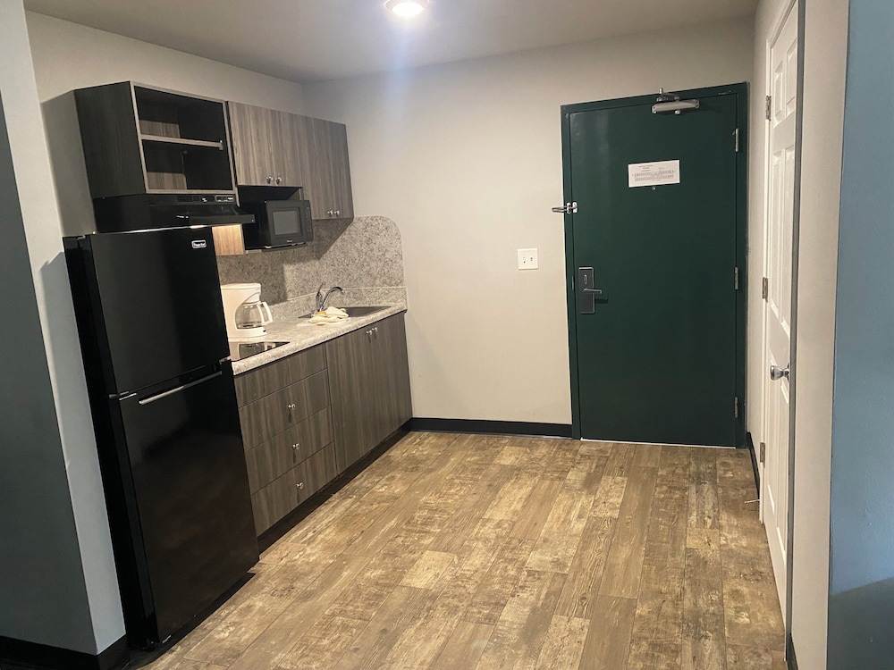 savannah suites atlanta airport