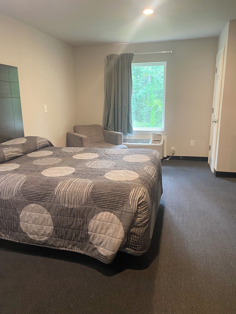 savannah suites atlanta airport