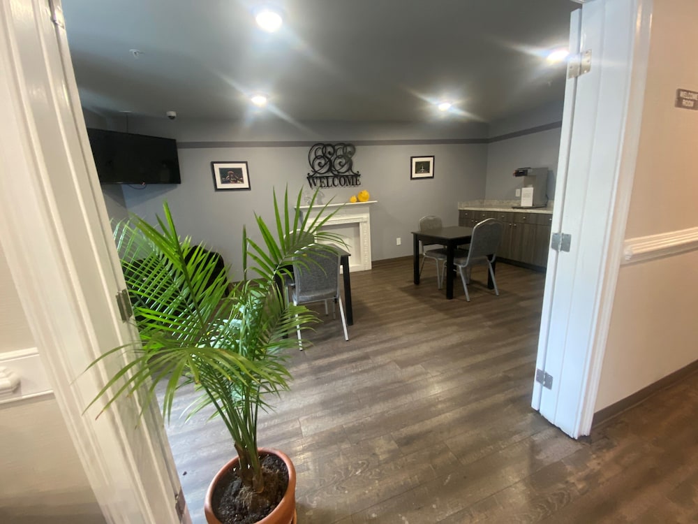 savannah suites atlanta airport