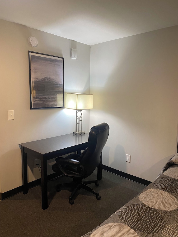 savannah suites atlanta airport