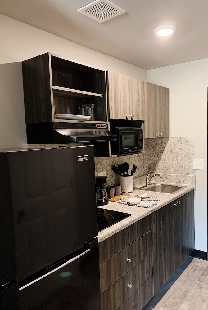 savannah suites atlanta airport