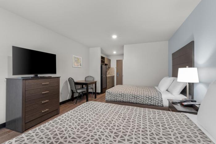 savannah suites atlanta airport