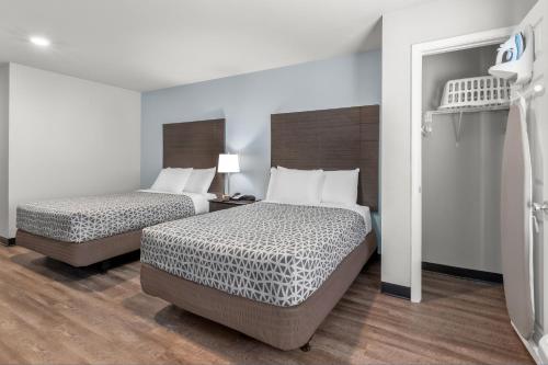 savannah suites atlanta airport