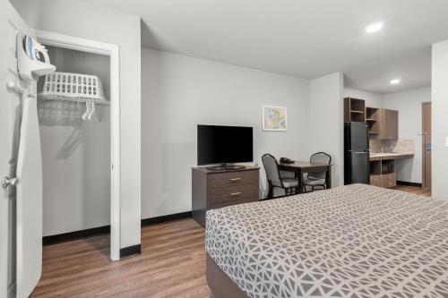 savannah suites atlanta airport