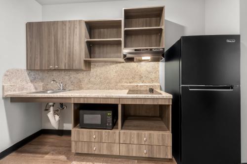 savannah suites atlanta airport