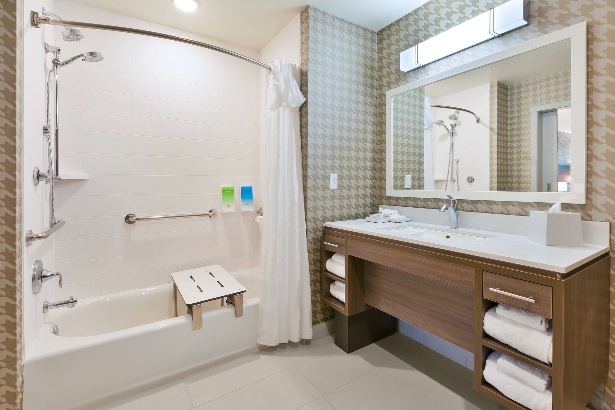 home2 suites by hilton saginaw mi