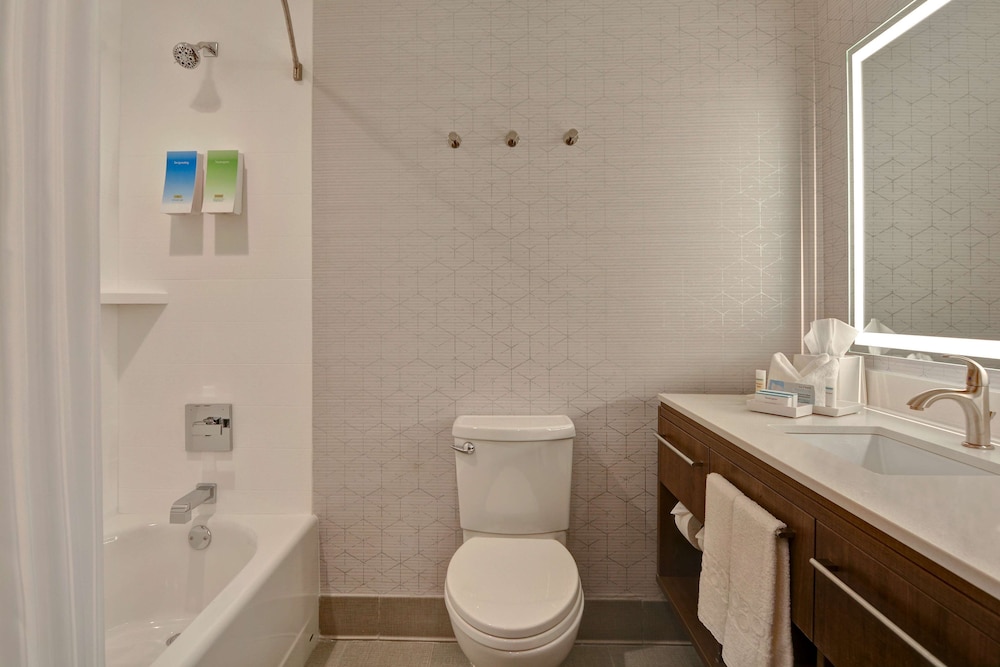 home2 suites by hilton savannah midtown ga