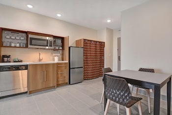 home2 suites by hilton savannah midtown ga