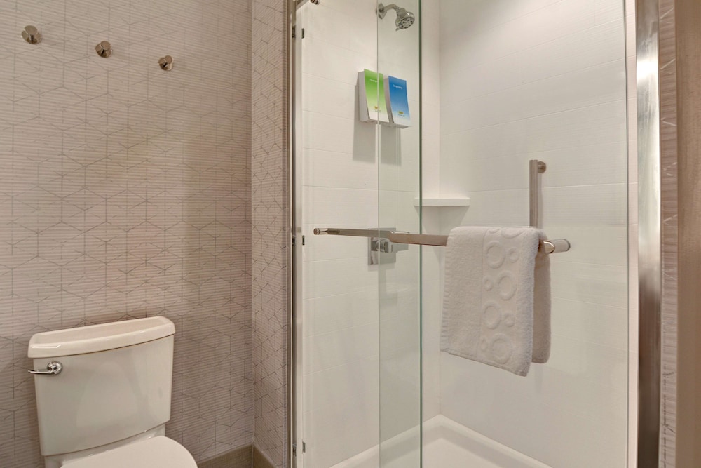 home2 suites by hilton savannah midtown ga