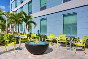 home2 suites by hilton fort myers colonial blvd