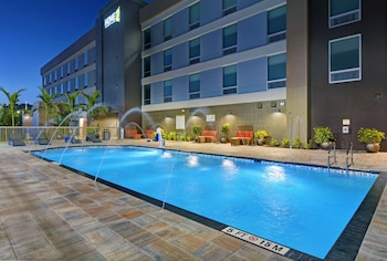 home2 suites by hilton fort myers colonial blvd