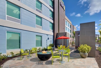 home2 suites by hilton fort myers colonial blvd