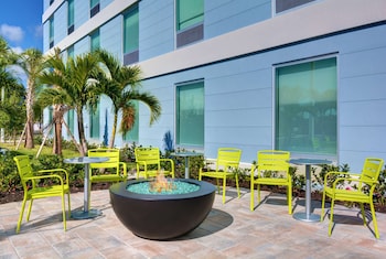home2 suites by hilton fort myers colonial blvd