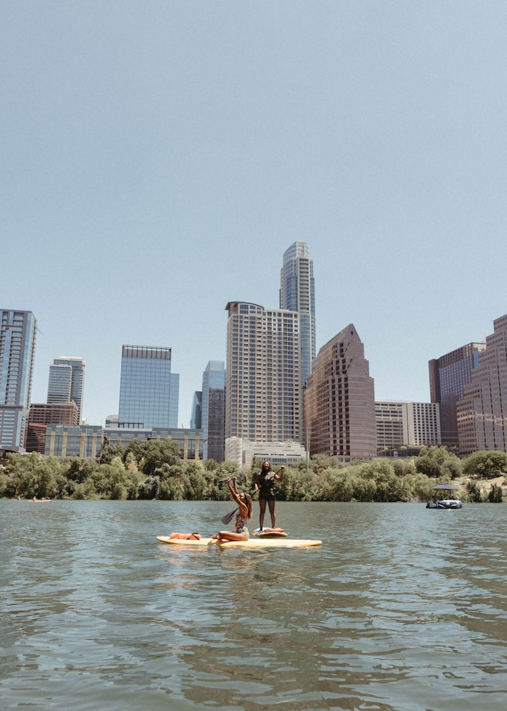 moxy austin university