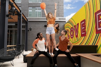 moxy austin university