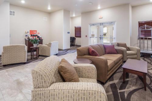 cobblestone inn and suites holdrege