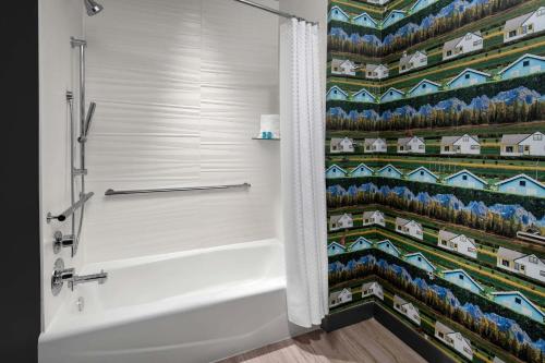 aloft houston shenandoah