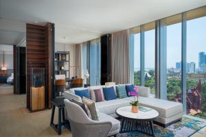 hyatt regency phnom penh
