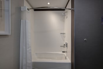 courtyard by marriott iowa city university heights