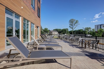 courtyard by marriott iowa city university heights