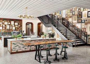 graduate by hilton east lansing