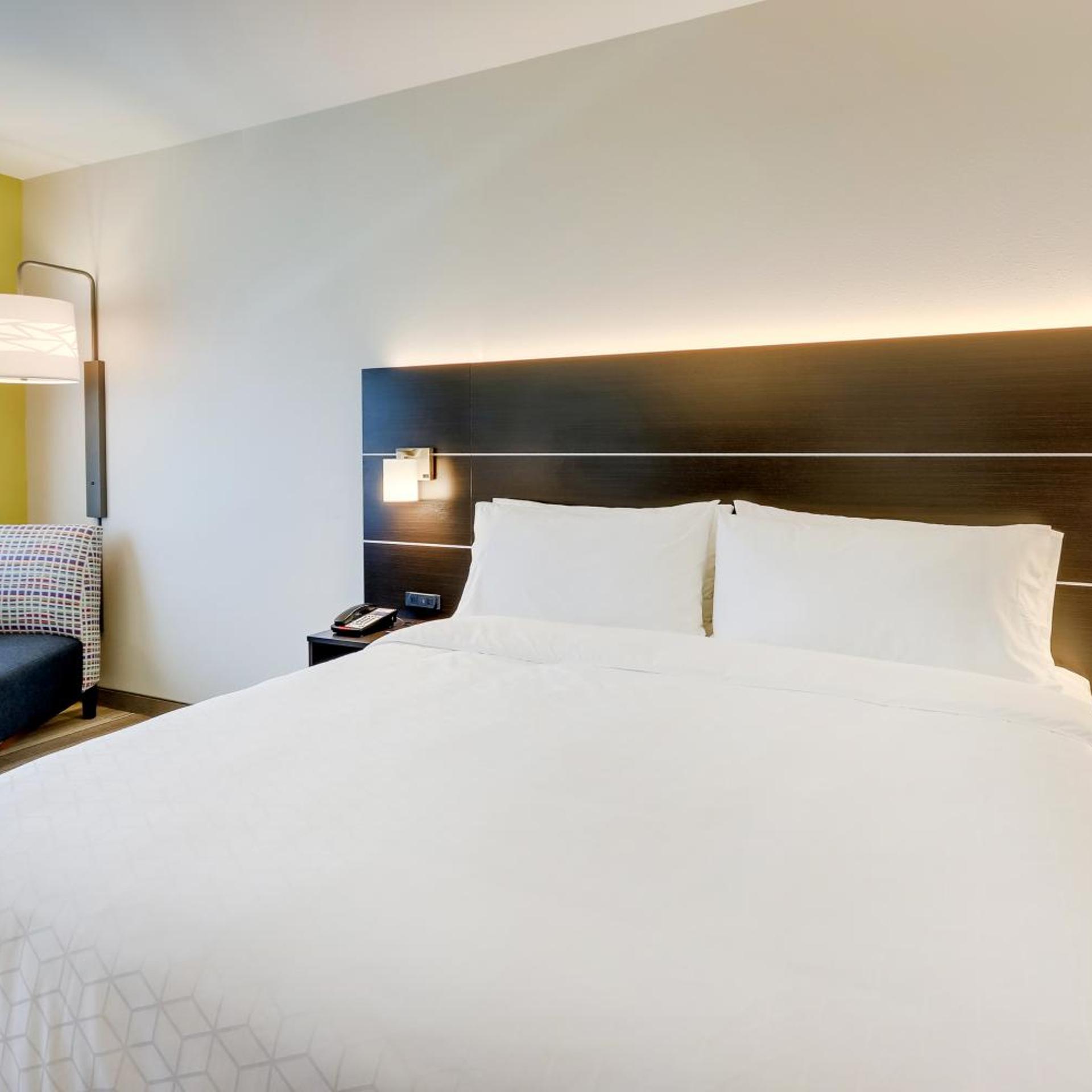 holiday inn express and suites winston salem sw cl