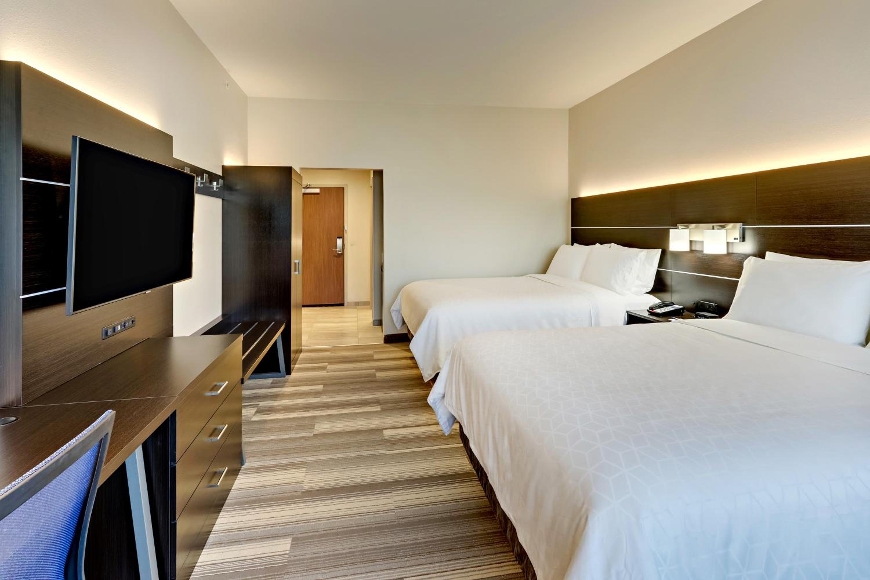 holiday inn express and suites winston salem sw cl