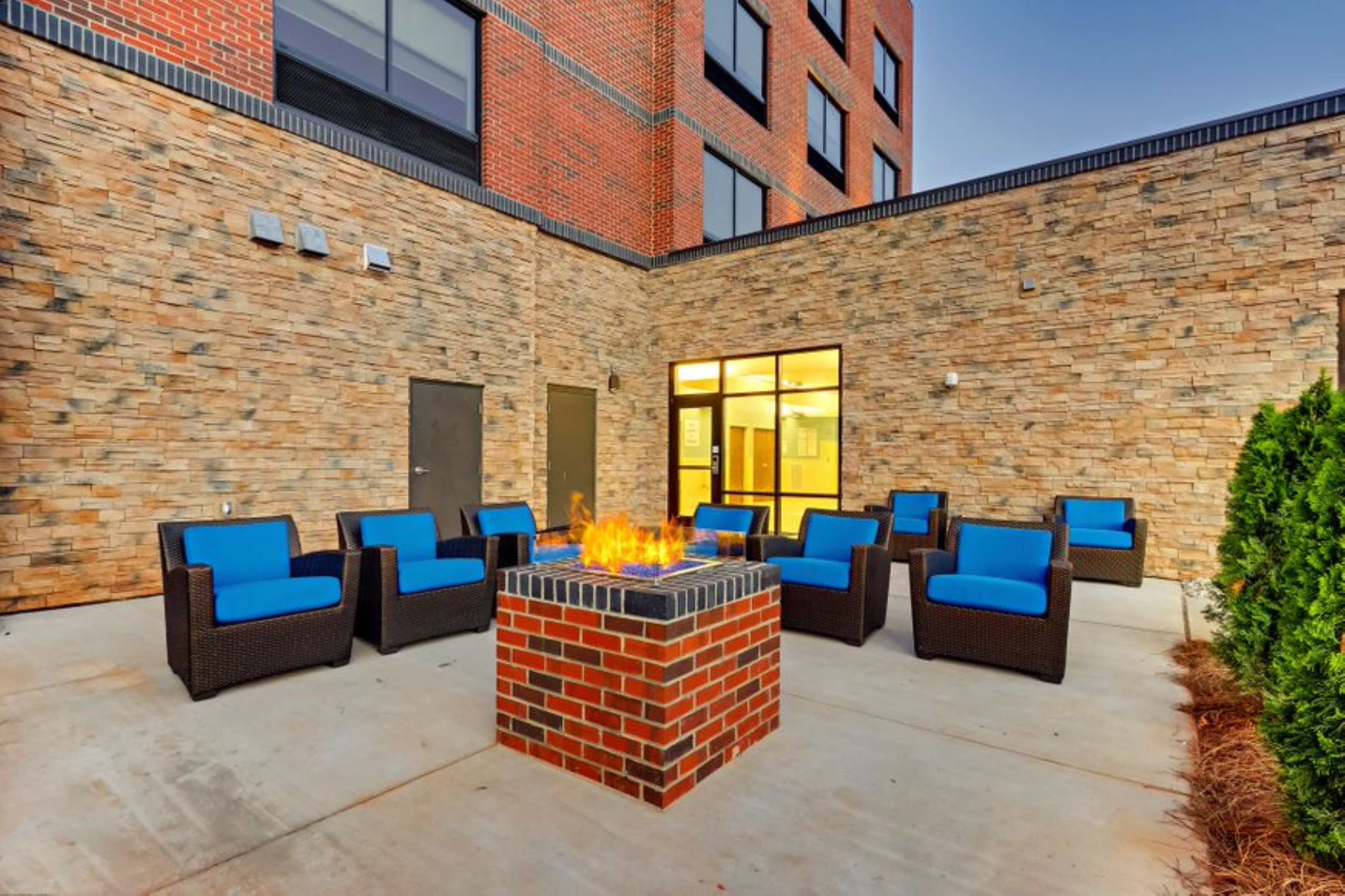 holiday inn express and suites winston salem sw cl