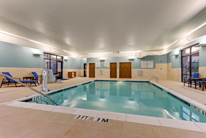 holiday inn express and suites winston salem sw cl