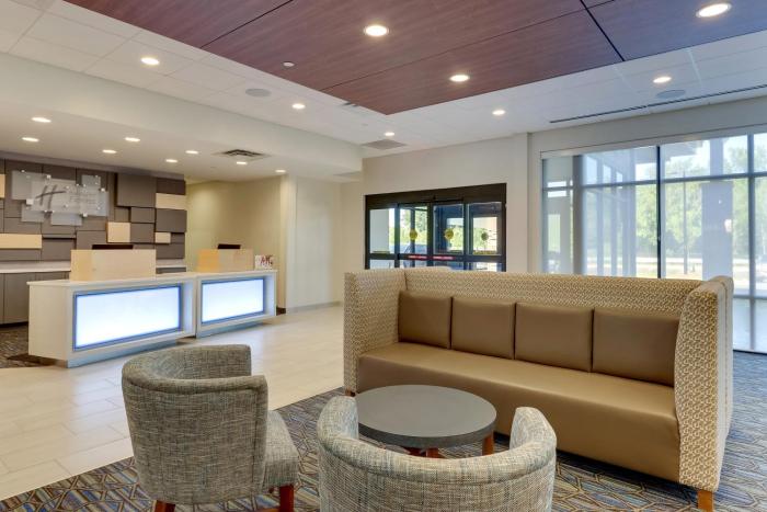 holiday inn express and suites winston salem sw cl