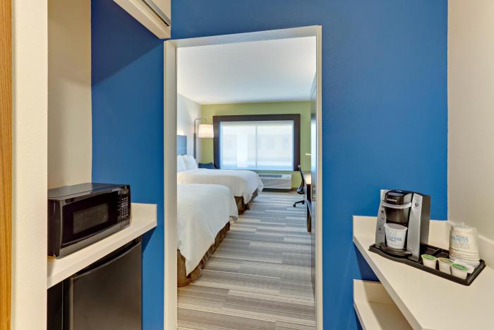 holiday inn express and suites winston salem sw cl