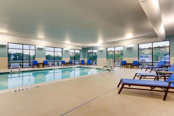 holiday inn express and suites winston salem sw cl