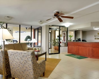 Quality Inn & Suites,Johnson>>Clarksville,3 star