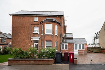 laurel house