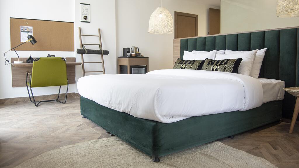 shada hotel shati