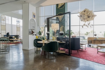 shada hotel shati