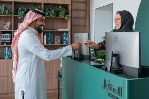 shada hotel shati