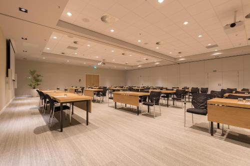 crowne plaza utrecht central station an ihg hotel