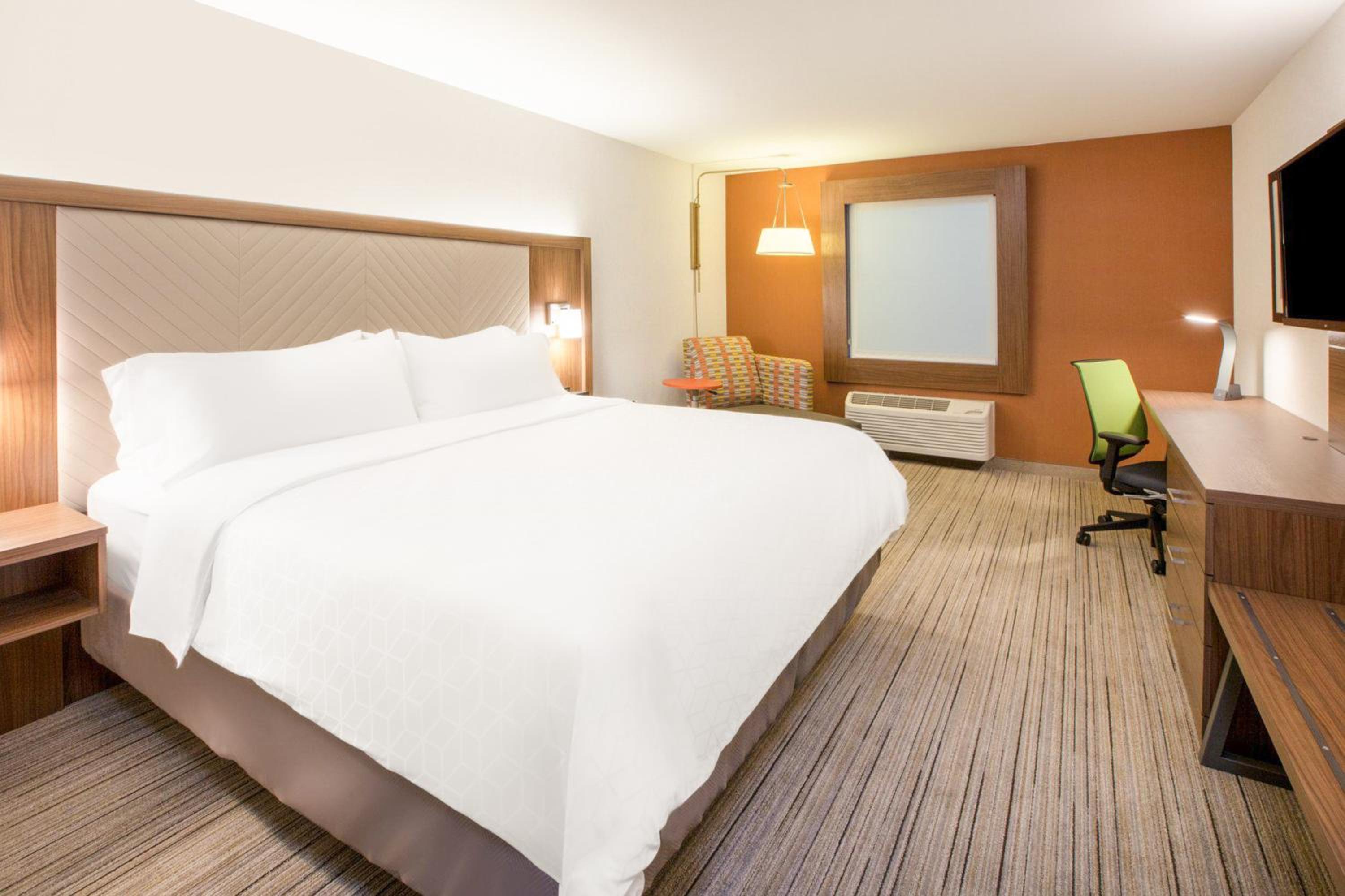 holiday inn express and suites blythe